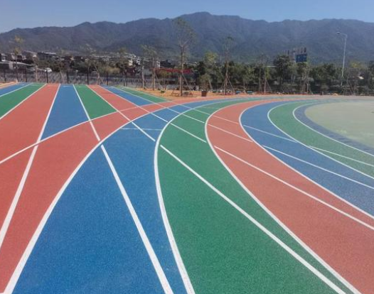 彩虹跑道用的是什么材料